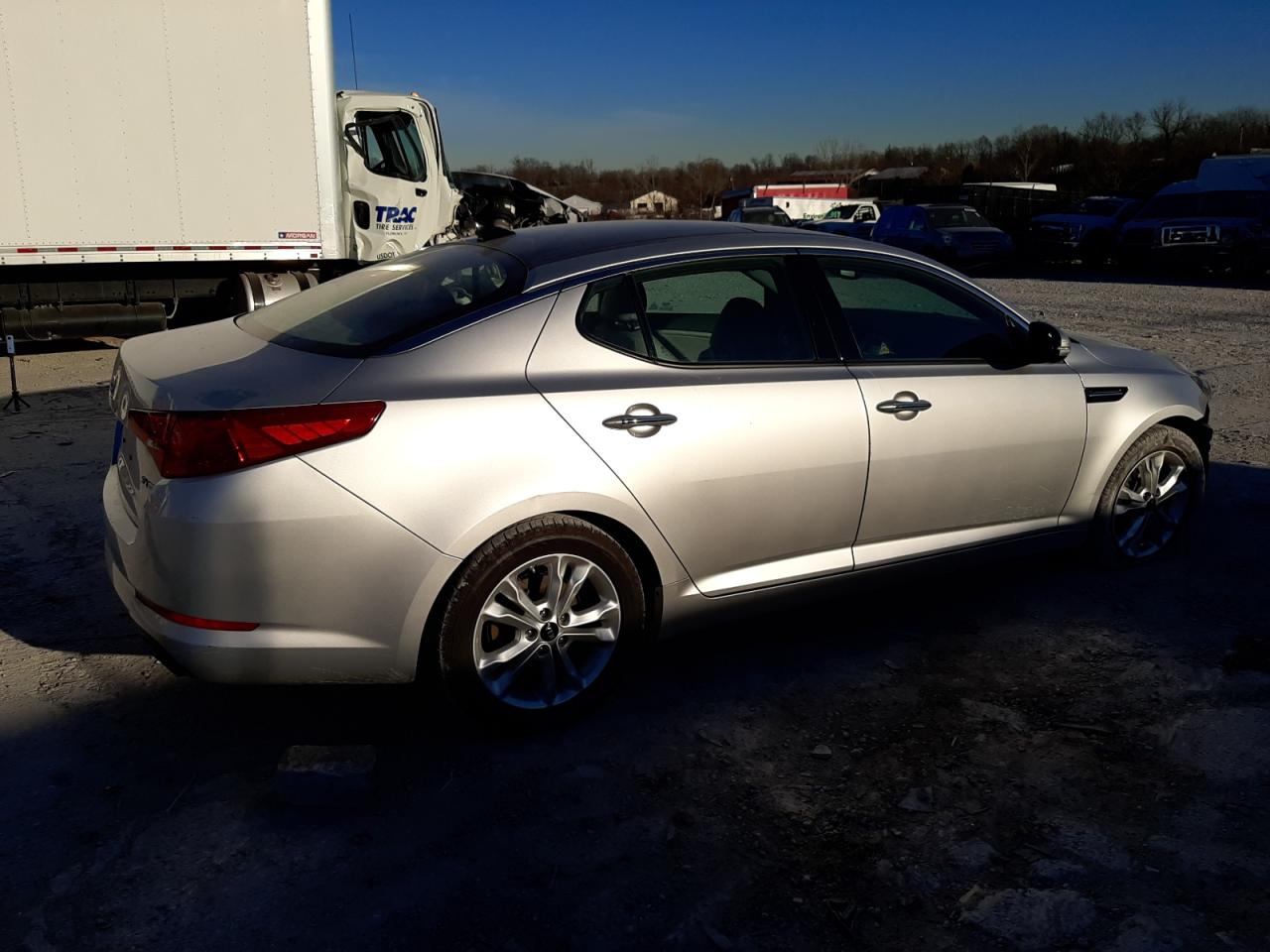 Image 3 of 2011 KIA OPTIMA EX 2011 with VIN KNAGN4A72B5083775