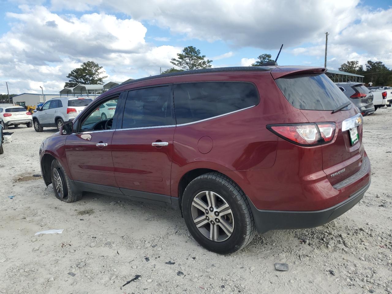 Изображение 2 2017 CHEVROLET TRAVERSE LT 2017 с VIN 1GNKRGKD8HJ156579