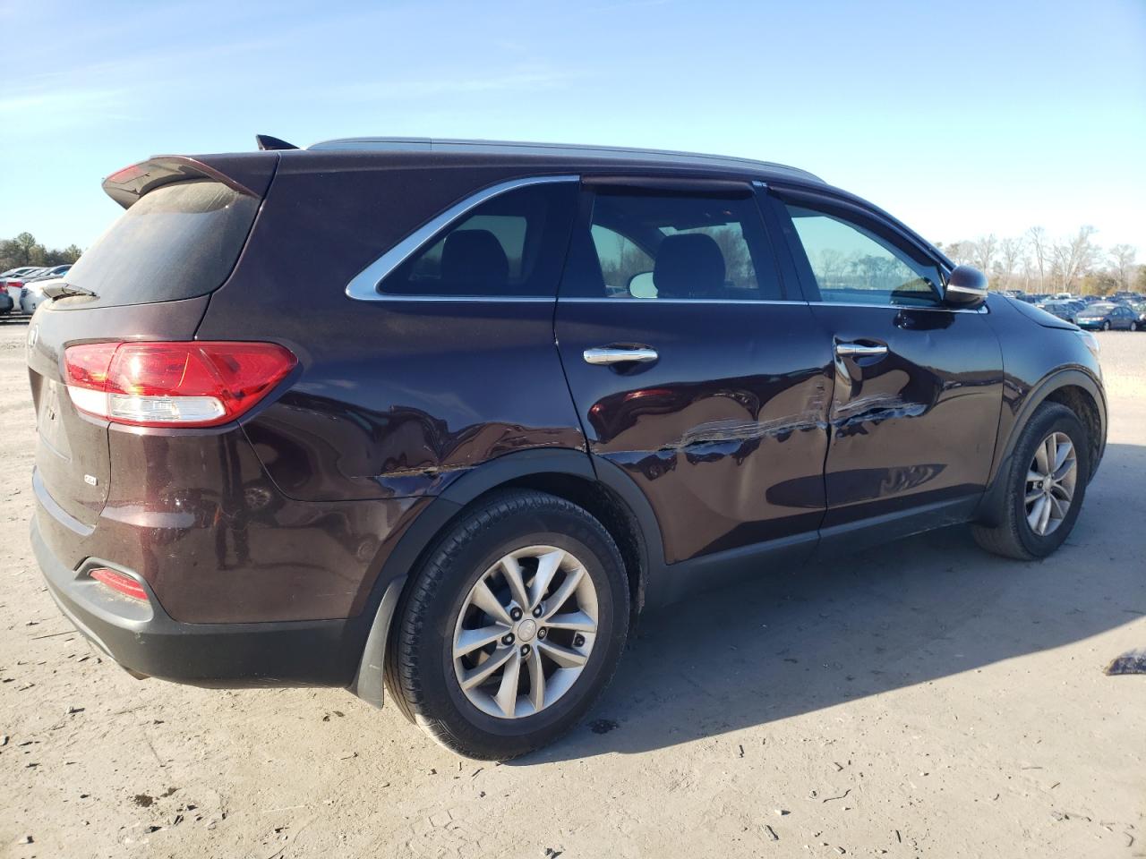 Image 3 of 2016 KIA SORENTO LX 2016 with VIN 5XYPG4A37GG040624