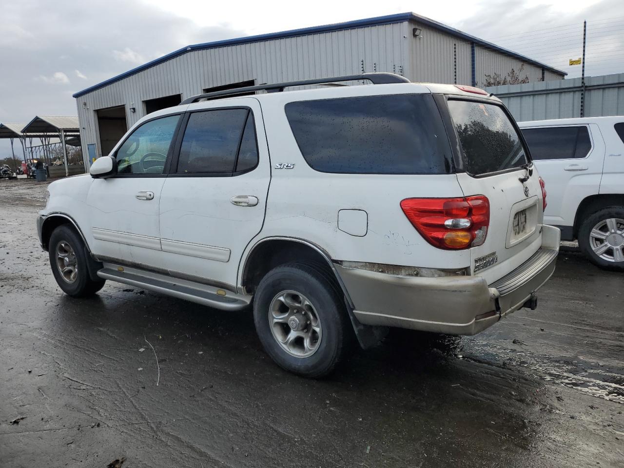 Image 2 of 2003 TOYOTA SEQUOIA SR5 2003 with VIN 5TDZT34A93S186674