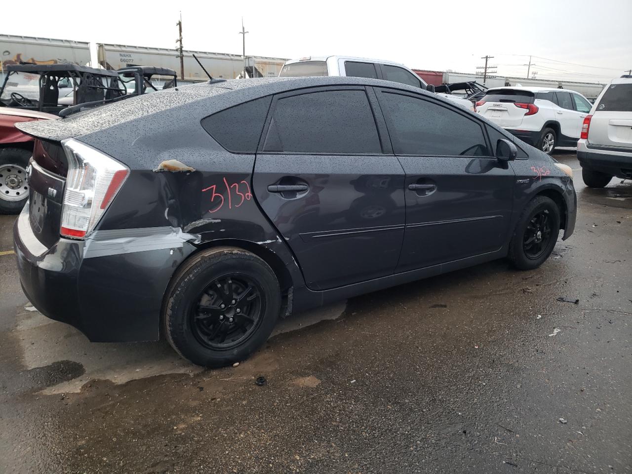 Image 3 of 2011 TOYOTA PRIUS  2011 with VIN JTDKN3DU2B5297626
