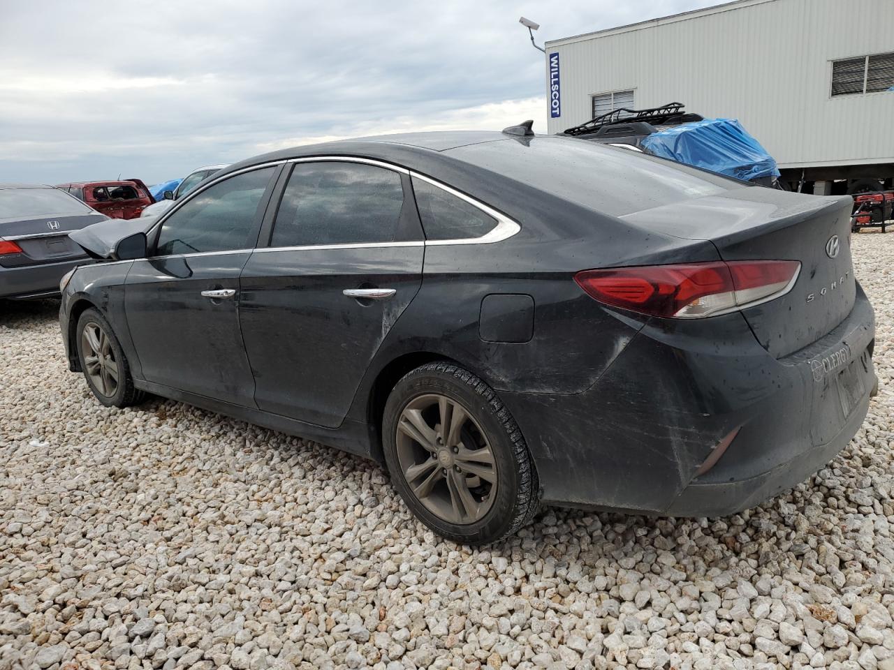 Obraz 2 z 2019 HYUNDAI SONATA LIMITED 2019 z VIN 5NPE34AF6KH747244