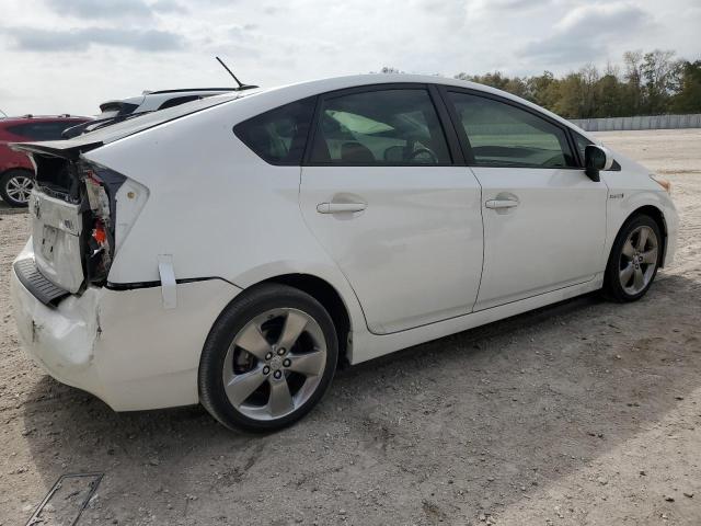 Image 3 of 2013 TOYOTA PRIUS  2013 with VIN JTDKN3DU5D5617492