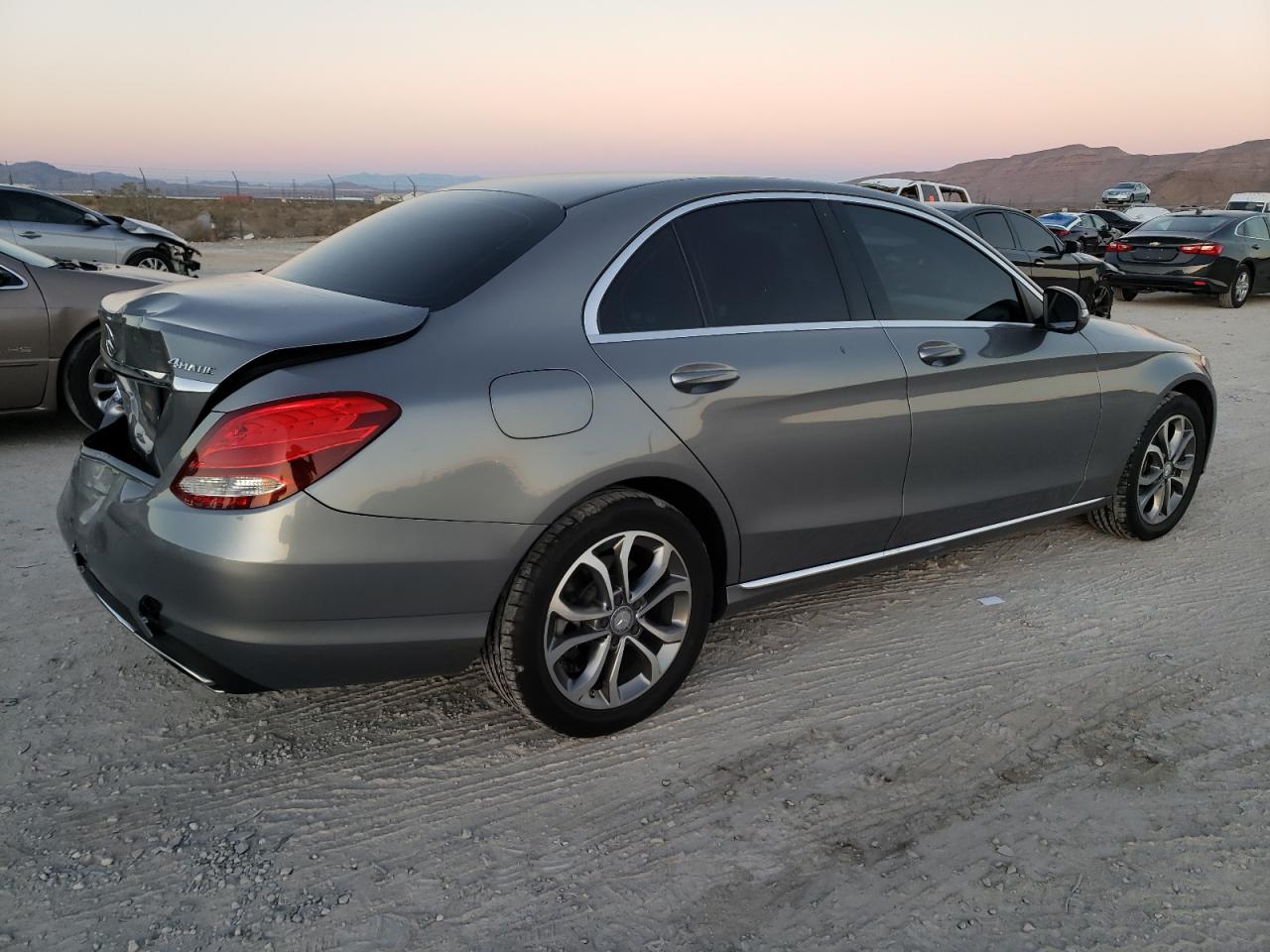 Obraz 3 z 2016 MERCEDES-BENZ C 300 4MATIC 2016 z VIN 55SWF4KB6GU135914