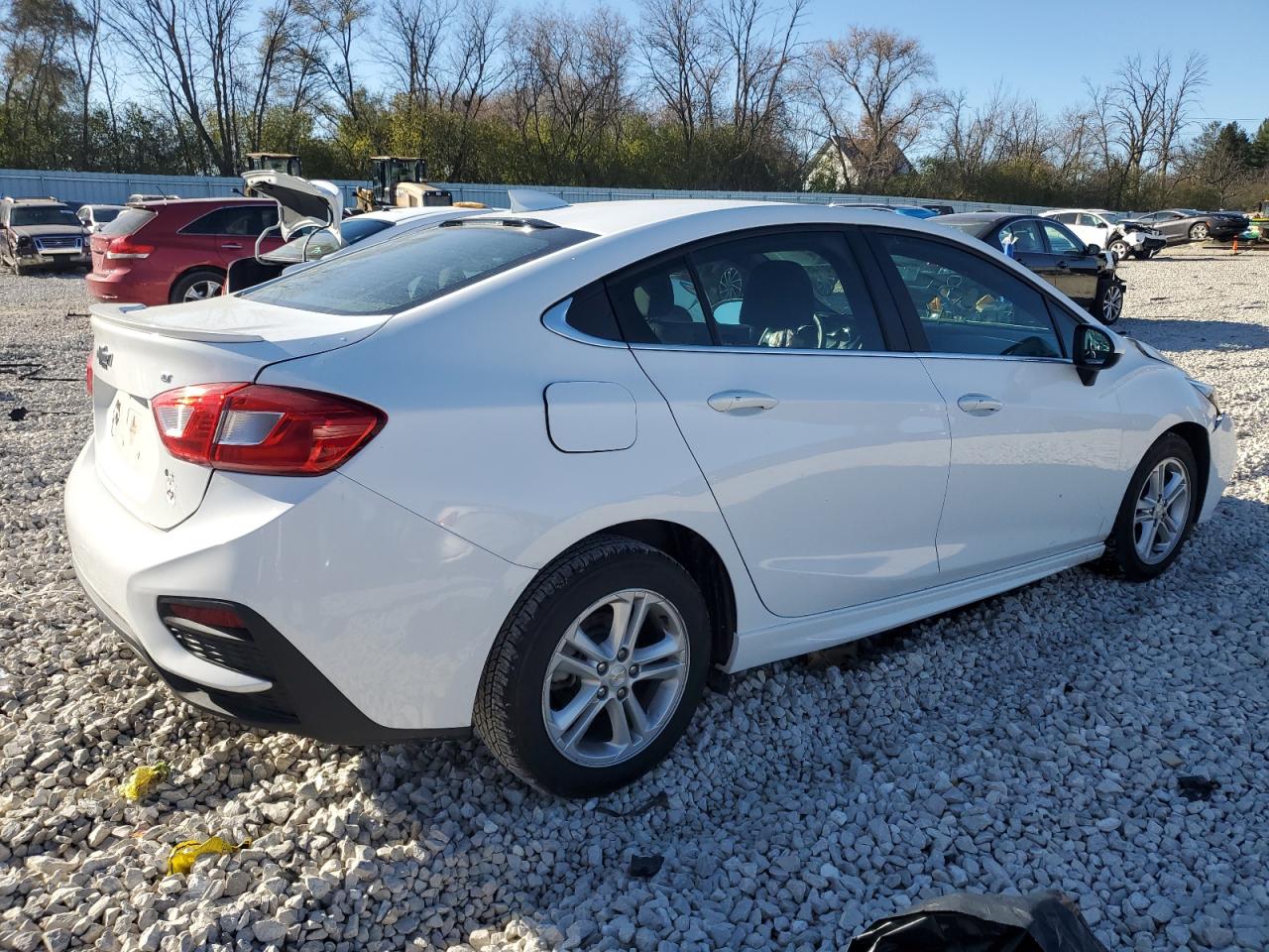 Изображение 3 2018 CHEVROLET CRUZE LT 2018 с VIN 1G1BE5SM2J7178081