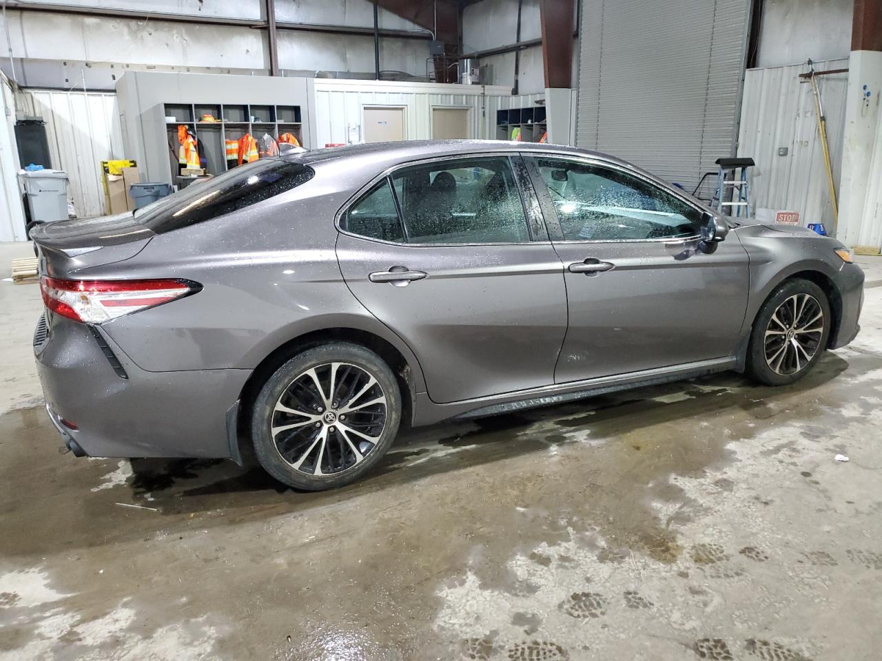 Image 3 of 2020 TOYOTA CAMRY SE 2020 with VIN 4T1G11AK8LU373832