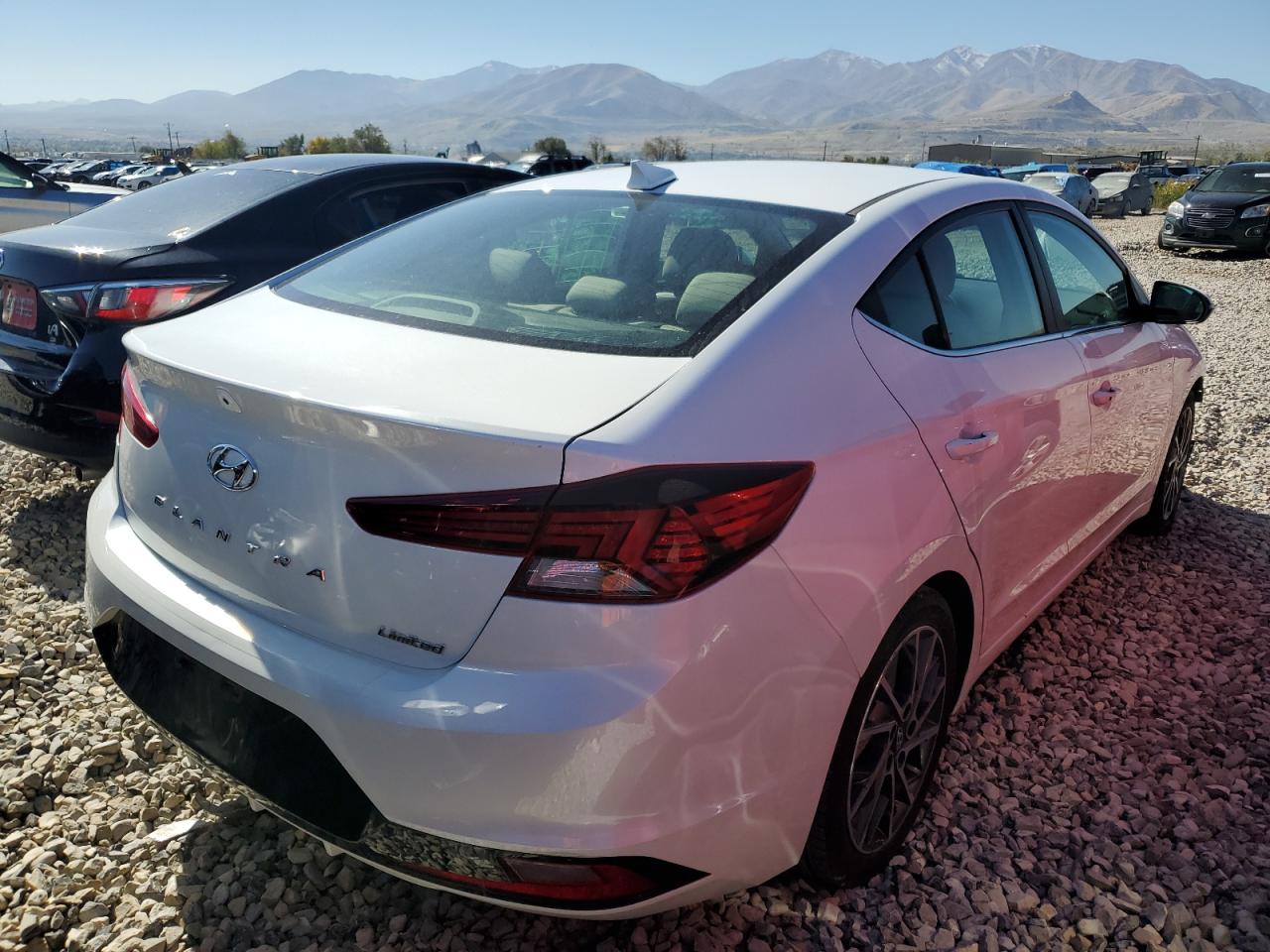 Image 3 of 2019 HYUNDAI ELANTRA SEL 2019 with VIN 5NPD84LFXKH479597
