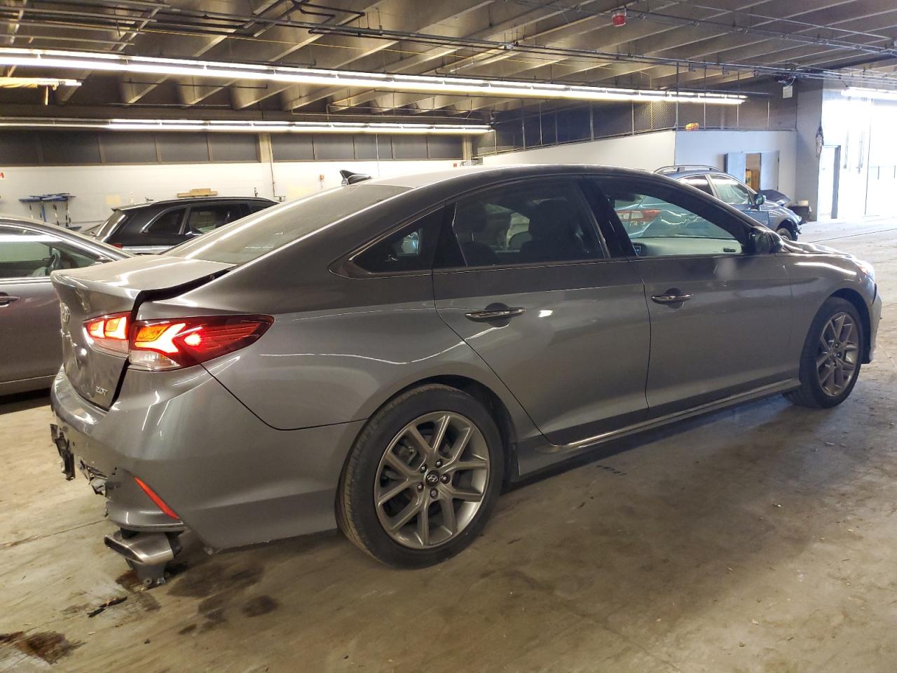 Obraz 3 z 2018 HYUNDAI SONATA SPORT 2018 z VIN 5NPE34AB9JH616143