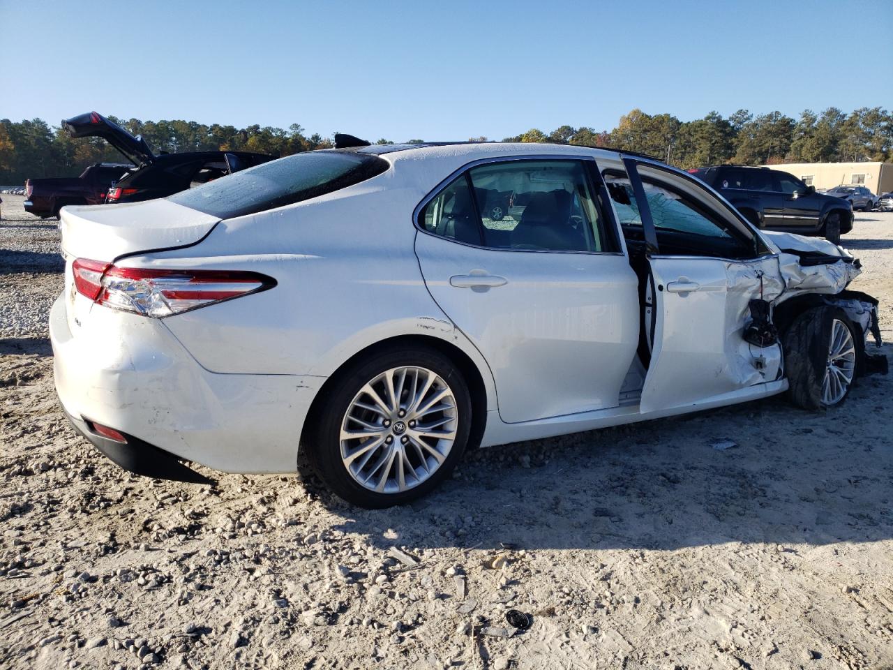 Image 3 of 2020 TOYOTA CAMRY XLE 2020 with VIN 4T1F11AK7LU310734