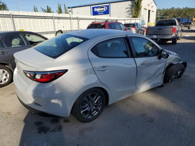 Obraz 3 z 2020 TOYOTA YARIS L 2020 z VIN 3MYDLBYVXLY715626