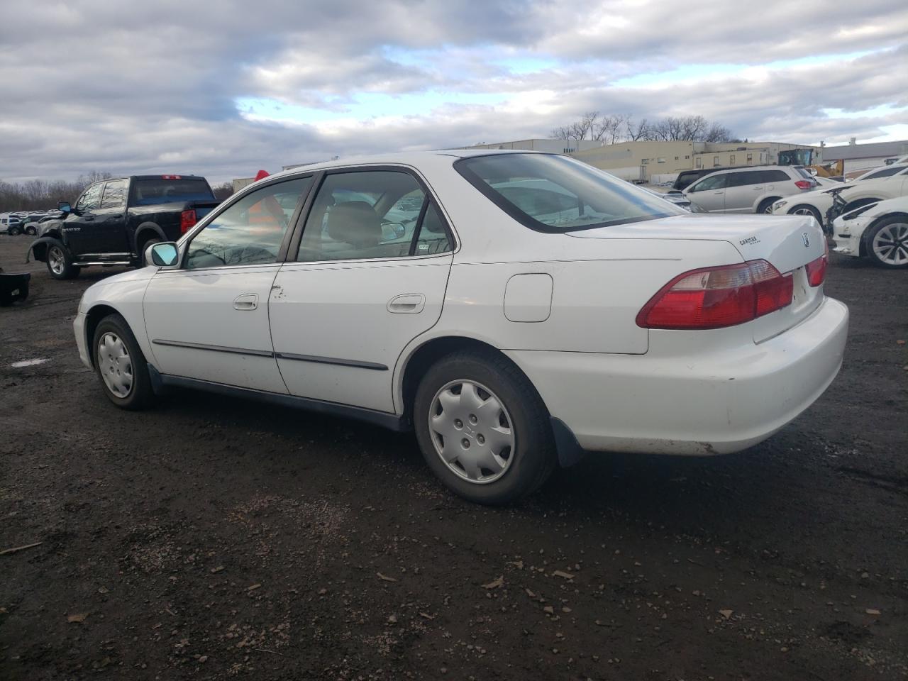 Image 2 of 1998 HONDA ACCORD LX 1998 with VIN 1HGCG5644WA149855