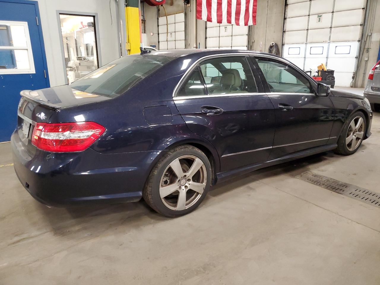 Изображение 3 Mercedes-Benz E 350 4Matic 2011 с VIN WDDHF8HB8BA347584