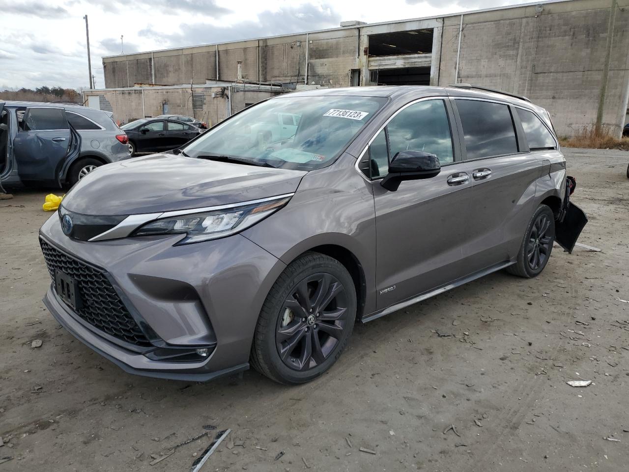 2021 TOYOTA SIENNA XSE 2021 image