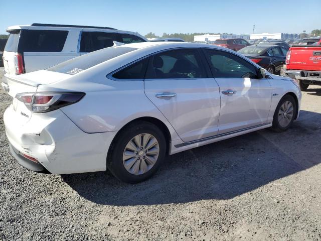 Image 3 of 2017 HYUNDAI SONATA HYBRID 2017 with VIN KMHE24L13HA045818