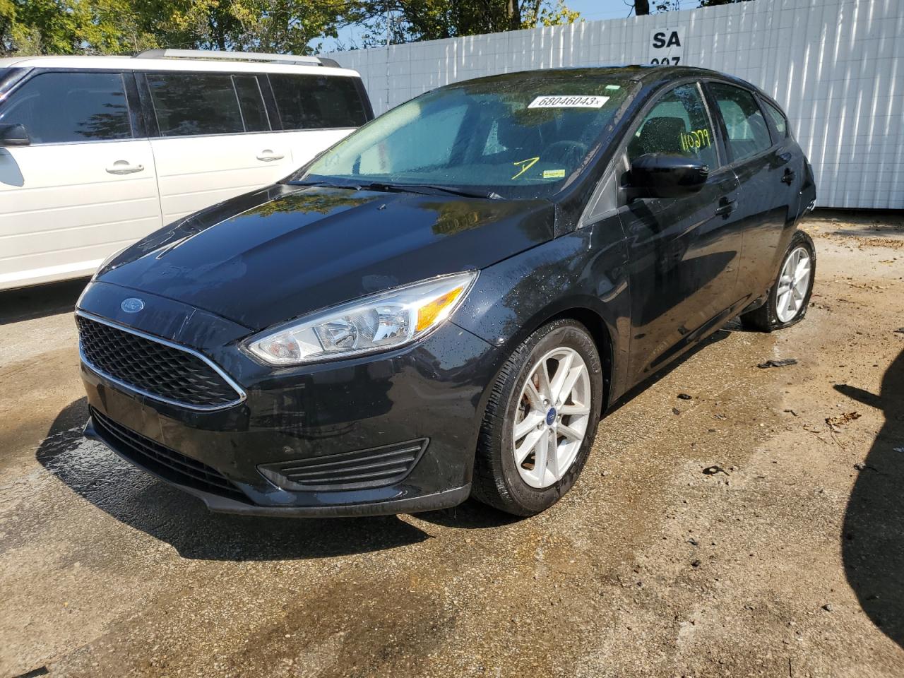 Image 1 of 2018 FORD FOCUS SE 2018 with VIN 1FADP3K27JL250239