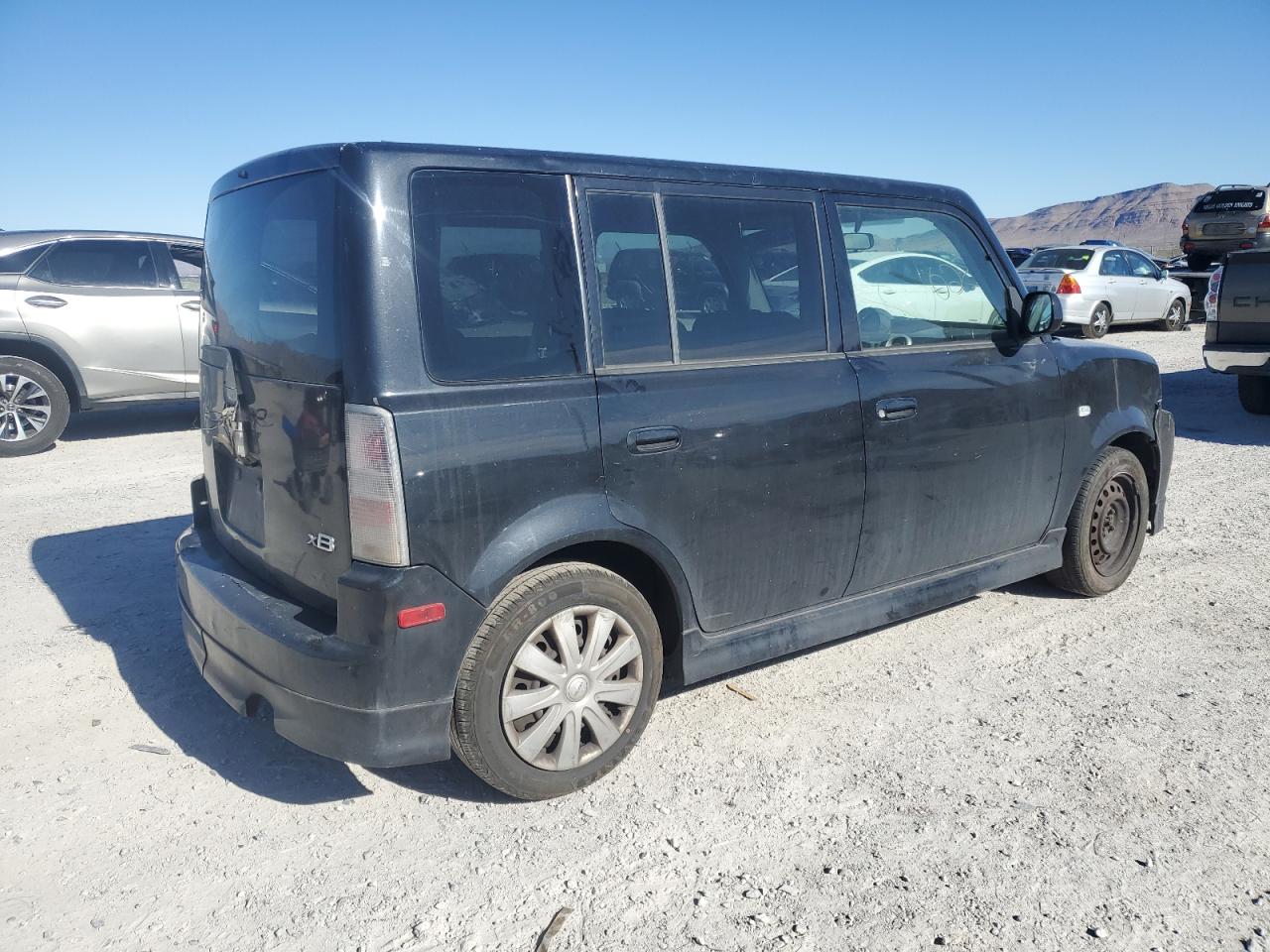 Obraz 3 z 2005 TOYOTA SCION XB 2005 z VIN JTLKT324050192291