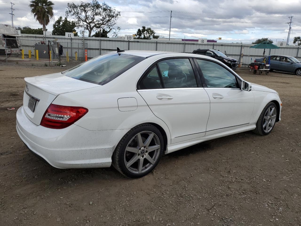 Image 3 of 2014 MERCEDES-BENZ C 250 2014 with VIN WDDGF4HB6EA956780