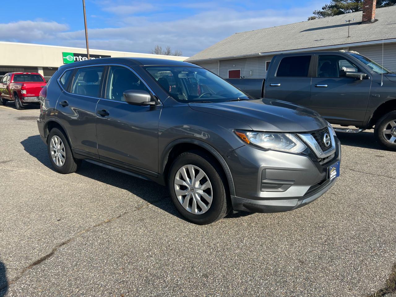 Image 1 of 2017 NISSAN ROGUE S 2017 with VIN KNMAT2MV9HP557151