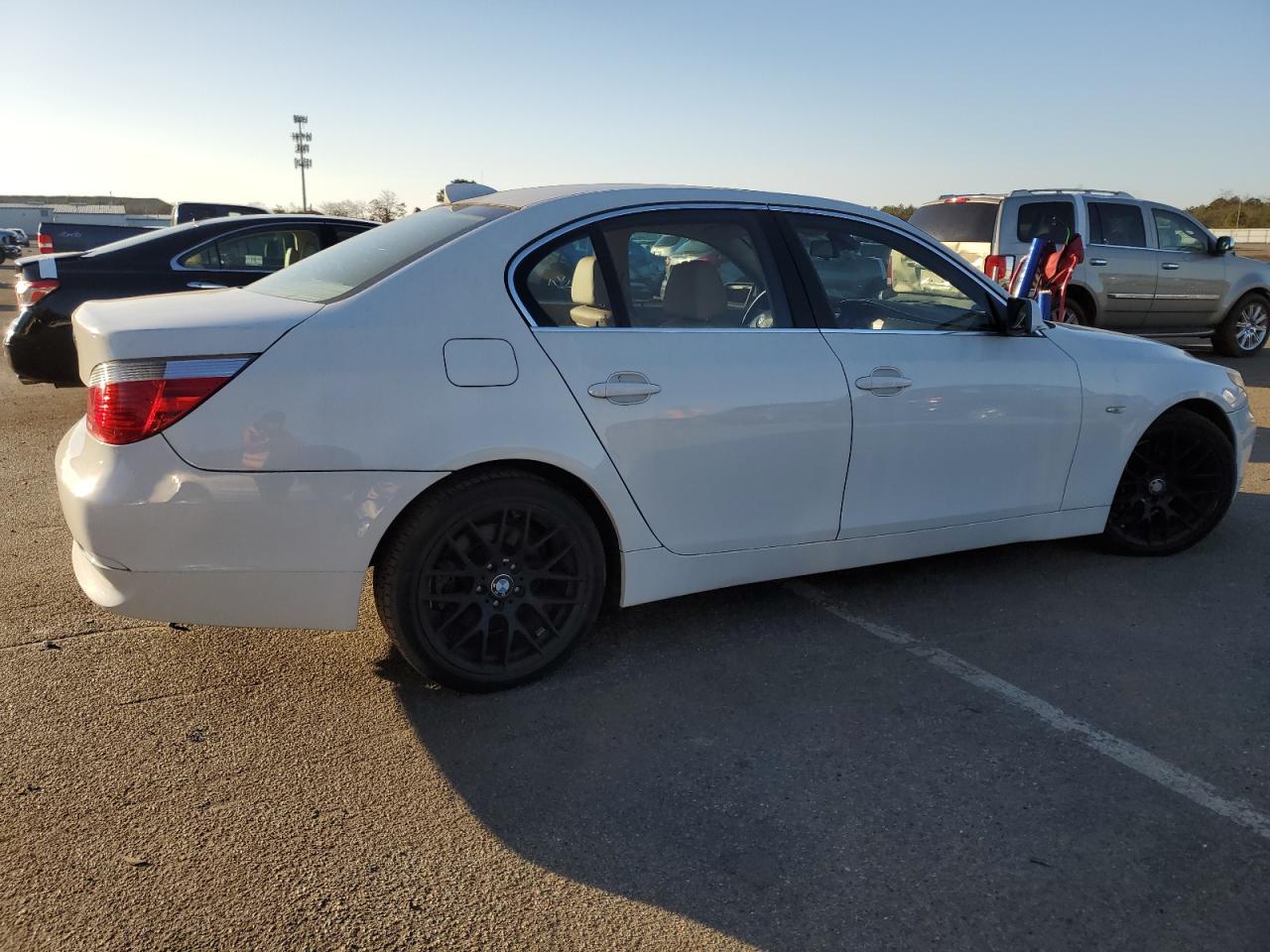 Obraz 3 z 2006 BMW 525 I 2006 z VIN WBANE53576CK79754