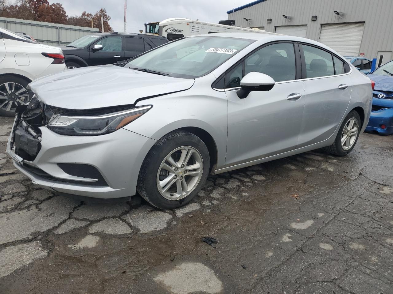 Изображение 1 2018 CHEVROLET CRUZE LT 2018 с VIN 1G1BE5SM1J7100679