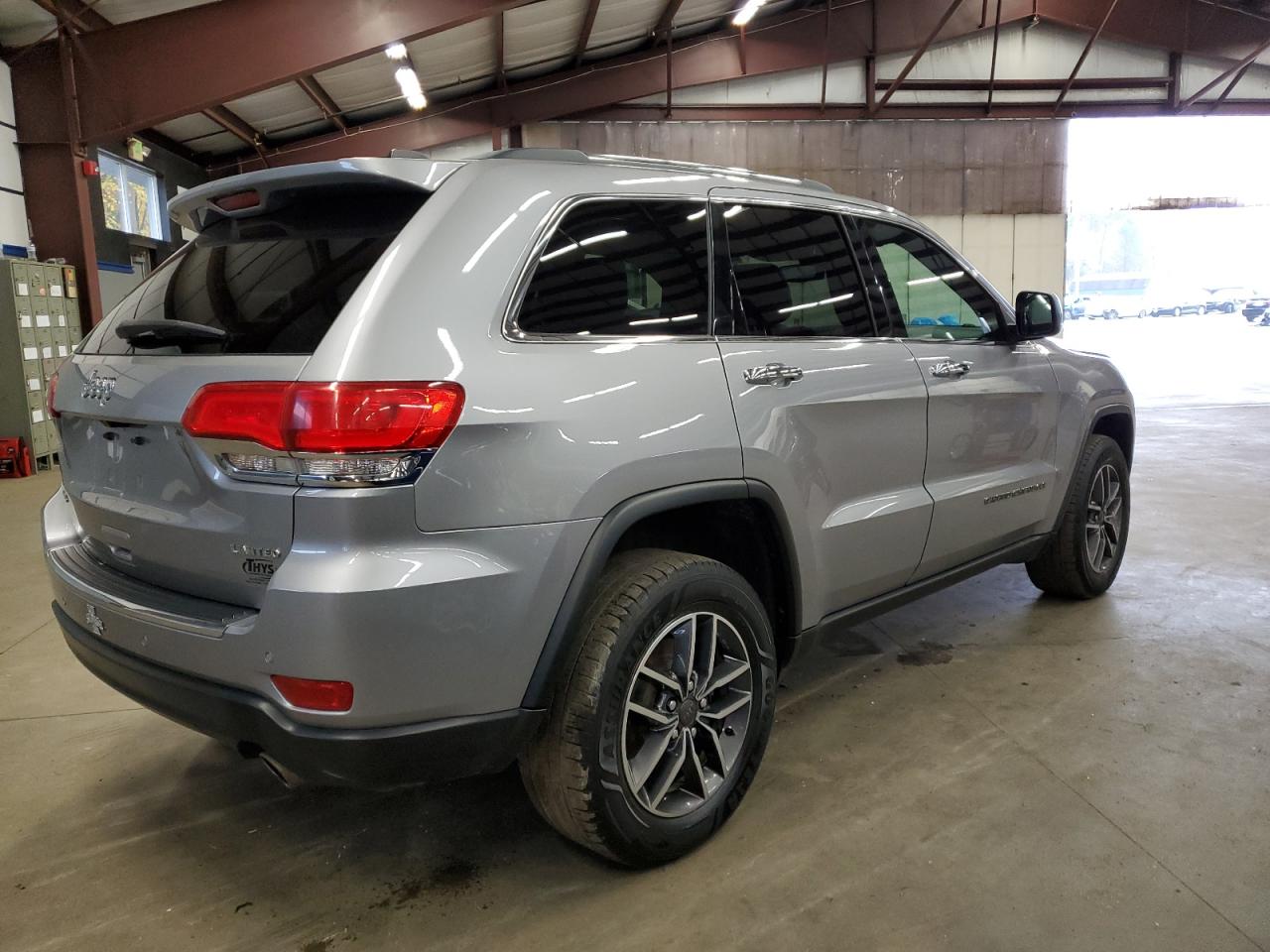 Image 3 of 2019 JEEP GRAND CHEROKEE LIMITED 2019 with VIN 1C4RJFBG8KC677431
