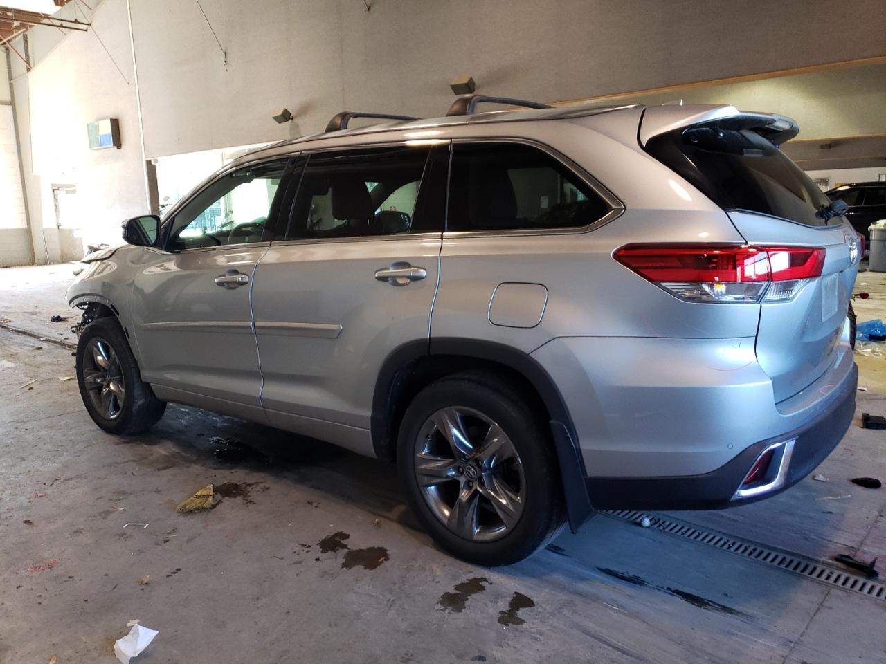 Obraz 2 z 2019 TOYOTA HIGHLANDER LIMITED 2019 z VIN 5TDDZRFHXKS917570