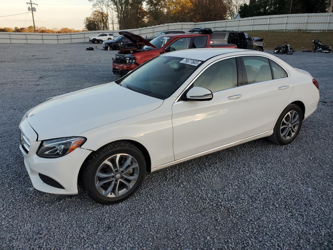 Obraz 1 z 2016 MERCEDES-BENZ C 300 4MATIC 2016 z VIN 55SWF4KB3GU166067