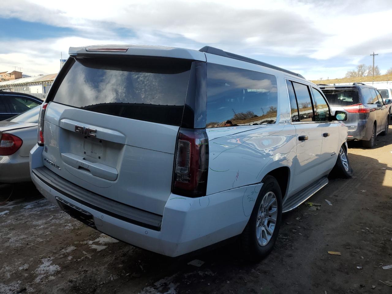 Изображение 3 2016 GMC YUKON XL K1500 SLE 2016 с VIN 1GKS2FKC8GR401884