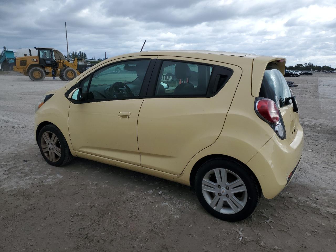 Изображение 2 2014 CHEVROLET SPARK LS 2014 с VIN KL8CB6S91EC559433