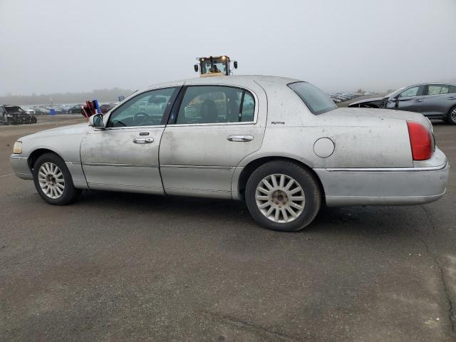 Obraz 2 z 2003 LINCOLN TOWN CAR SIGNATURE 2003 z VIN 1LNHM82W33Y605509