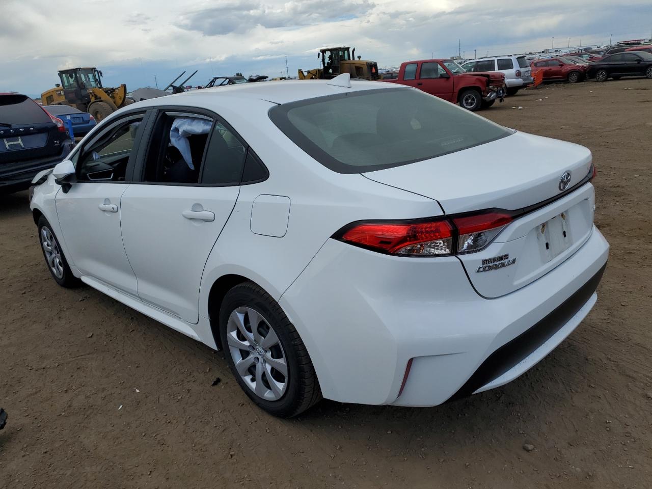 Obraz 2 z 2022 TOYOTA COROLLA LE 2022 z VIN JTDEPMAE8N3015208