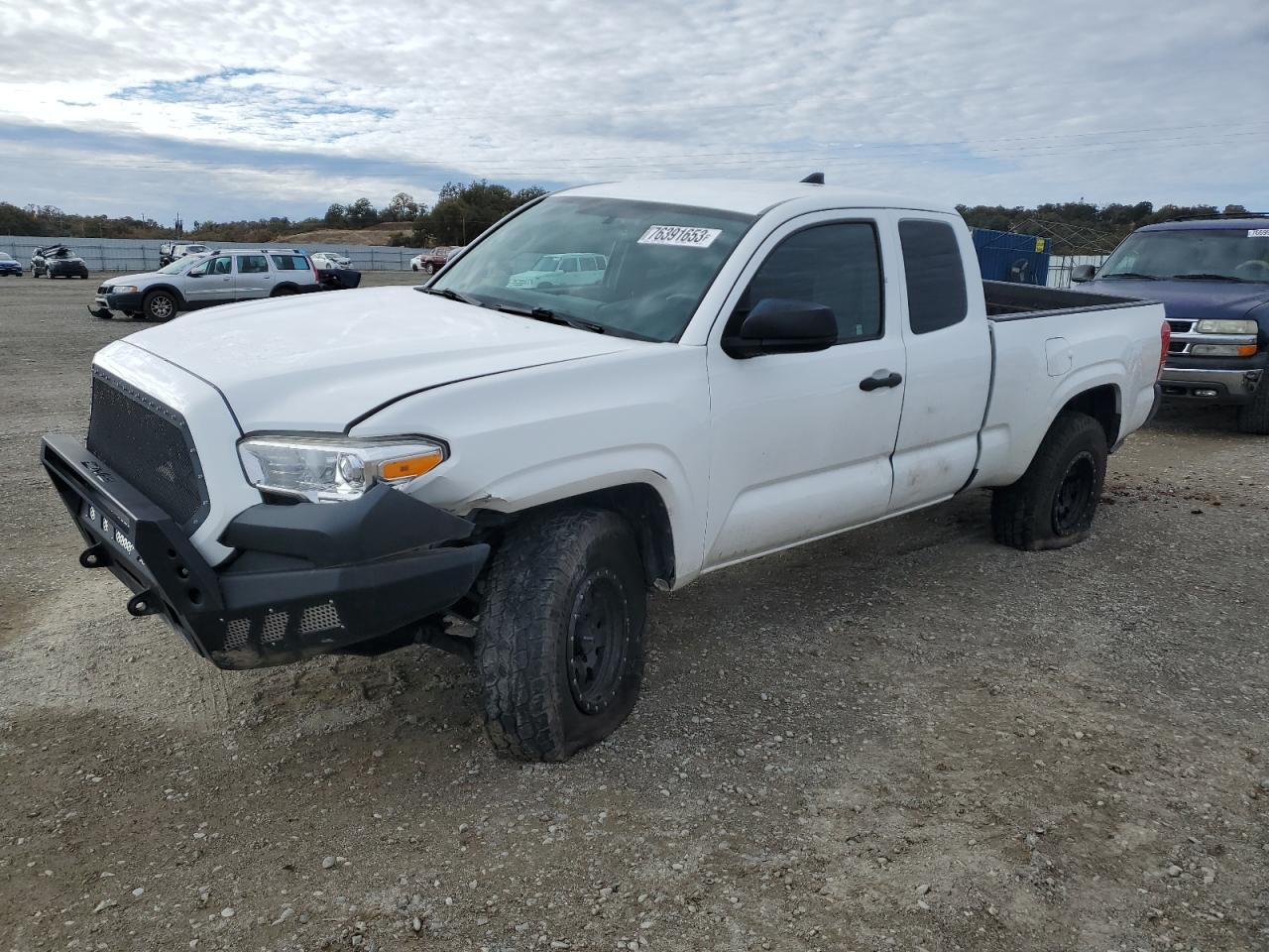 Изображение 1 2017 TOYOTA TACOMA ACCESS CAB 2017 с VIN 5TFSX5EN1HX048292