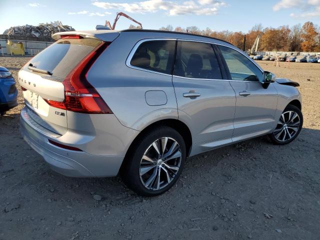 Image 3 of 2022 VOLVO XC60 B5 MOMENTUM 2022 with VIN YV4L12RK8N1952639