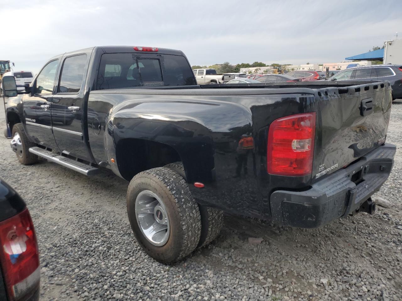 Obraz 2 z 2011 GMC SIERRA K3500 DENALI 2011 z VIN 1GT426C81BF129820