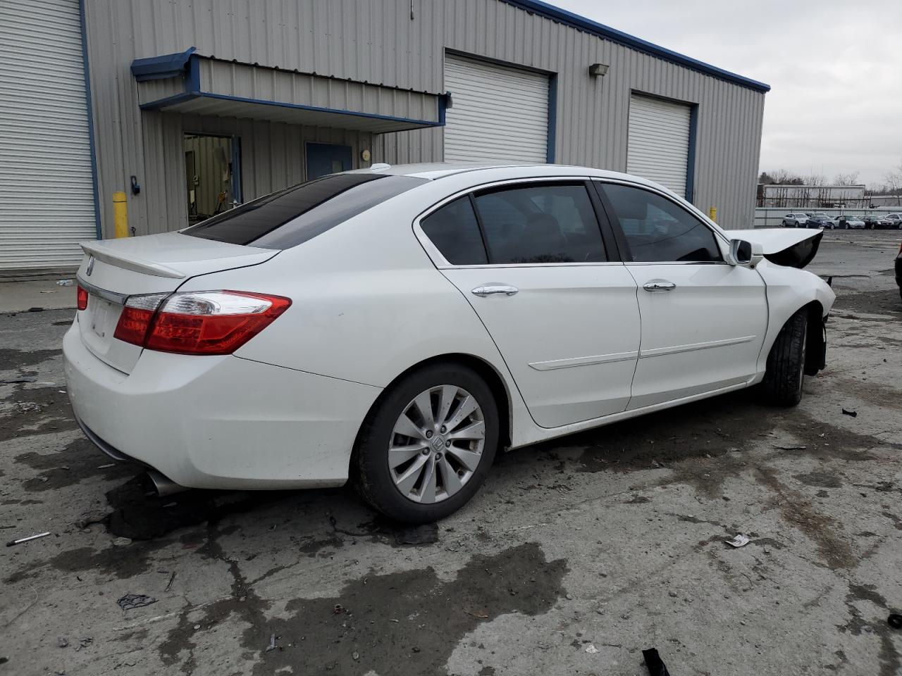Image 3 of 2015 HONDA ACCORD EXL 2015 with VIN 1HGCR2F82FA112458