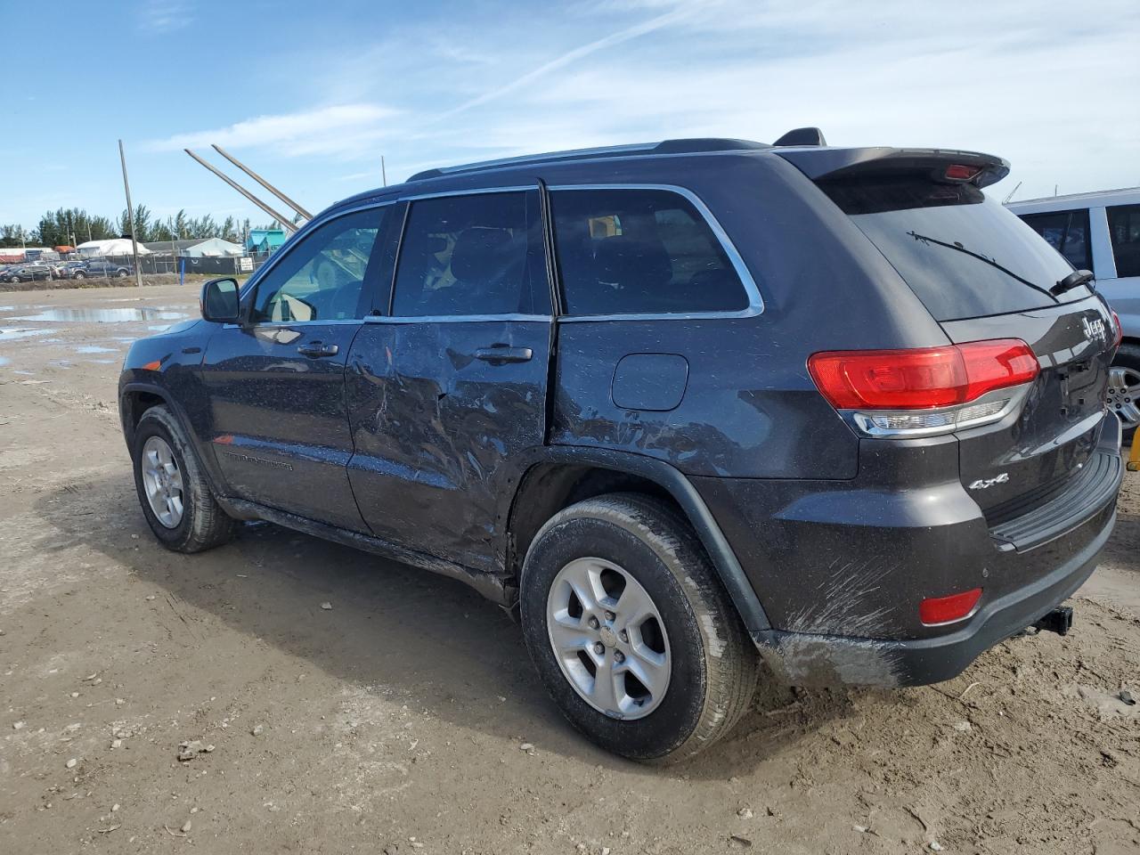 Obraz 2 z 2017 JEEP GRAND CHEROKEE LAREDO 2017 z VIN 1C4RJFAG2HC633080