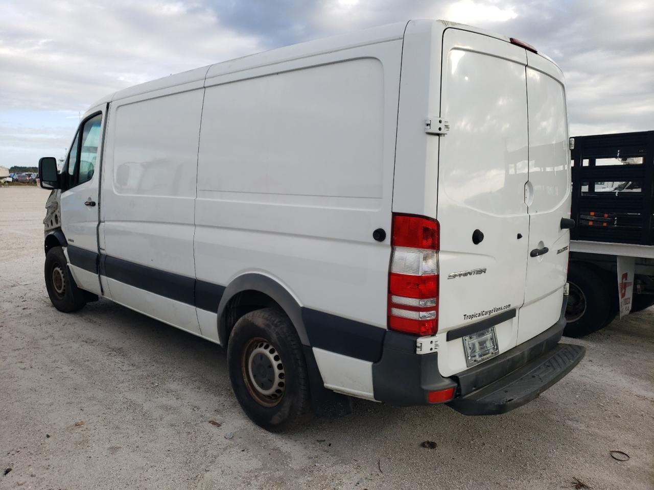 Obraz 2 z 2015 MERCEDES-BENZ SPRINTER 2500 2015 z VIN WD3PE7CCXFP147497