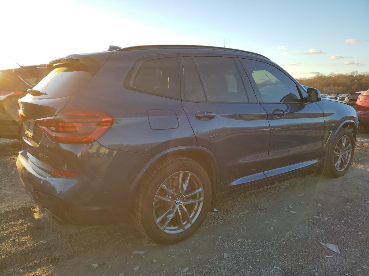 Obraz 3 z 2019 BMW X3 XDRIVEM40I 2019 z VIN 5UXTS3C56KLR72783