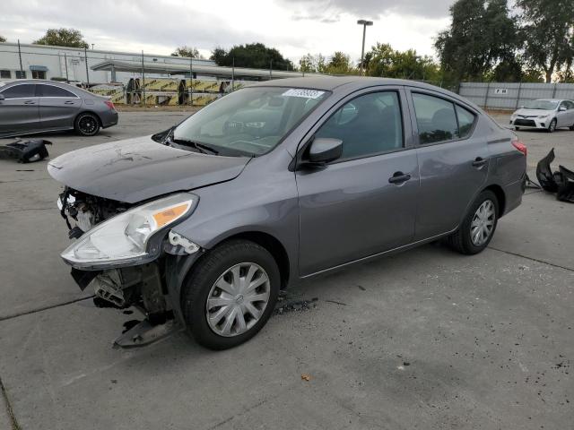 Obraz 1 z 2019 NISSAN VERSA S 2019 z VIN 3N1CN7AP3KL824098