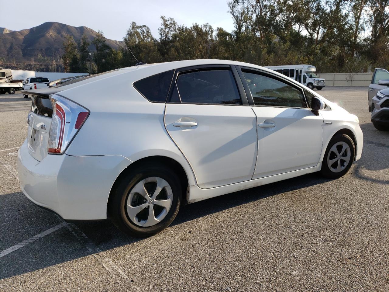 Image 3 of 2012 TOYOTA PRIUS  2012 with VIN JTDKN3DU4C5477322