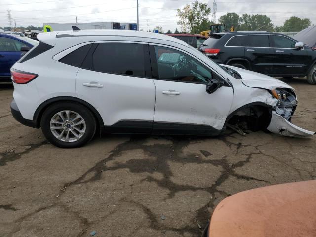 Image 3 of 2020 FORD ESCAPE SE 2020 with VIN 1FMCU9G63LUC53239