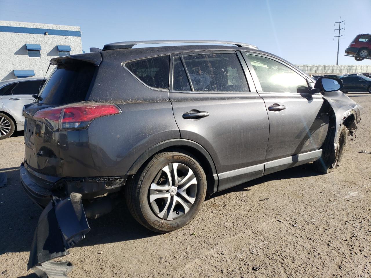 Obraz 3 z 2018 TOYOTA RAV4 LE 2018 z VIN JTMZFREV6JJ739173