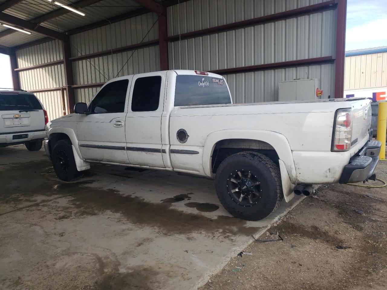 Image 2 of 2002 GMC NEW SIERRA K1500 2002 with VIN 1GTEK19T02E300016