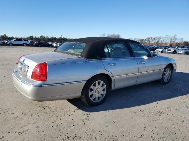 Image 3 of 2003 LINCOLN TOWN CAR CARTIER 2003 with VIN 1LNHM83W93Y635385