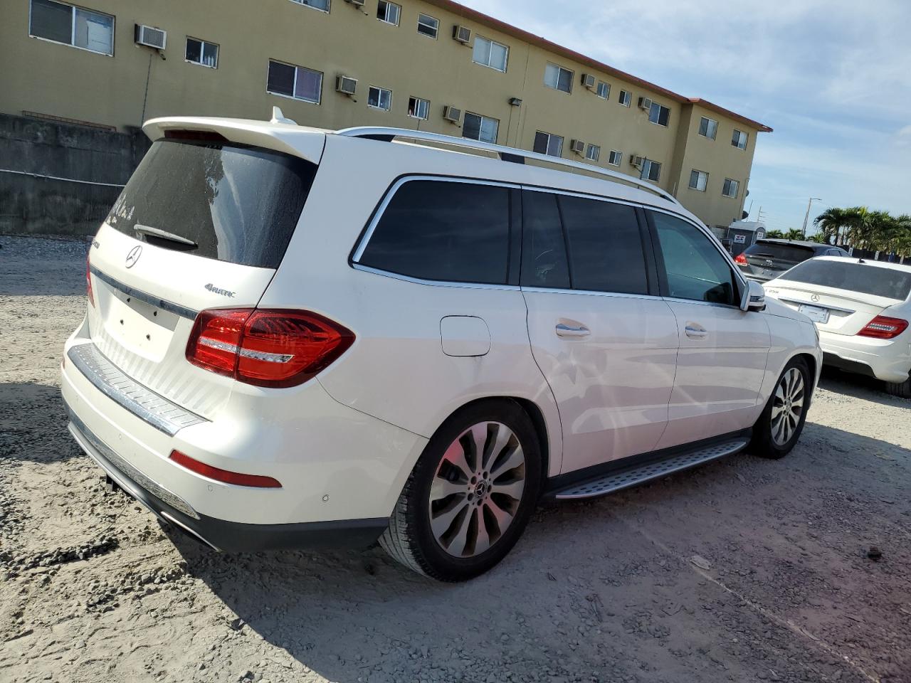 Obraz 3 z 2018 MERCEDES-BENZ GLS 450 4MATIC 2018 z VIN 4JGDF6EE5JB118649