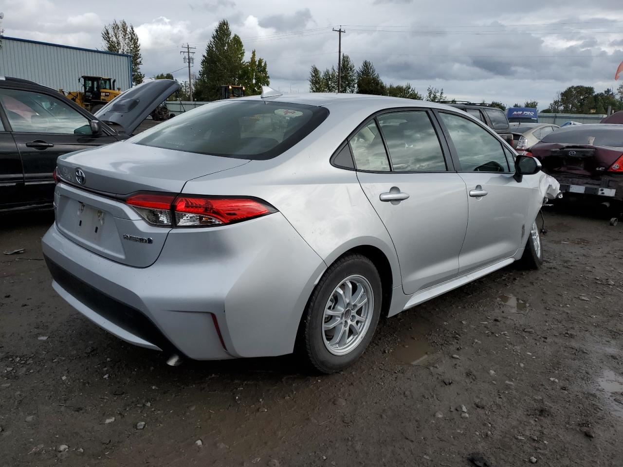 Image 3 of Toyota Corolla Le 2022 with VIN JTDEAMDE5NJ043072