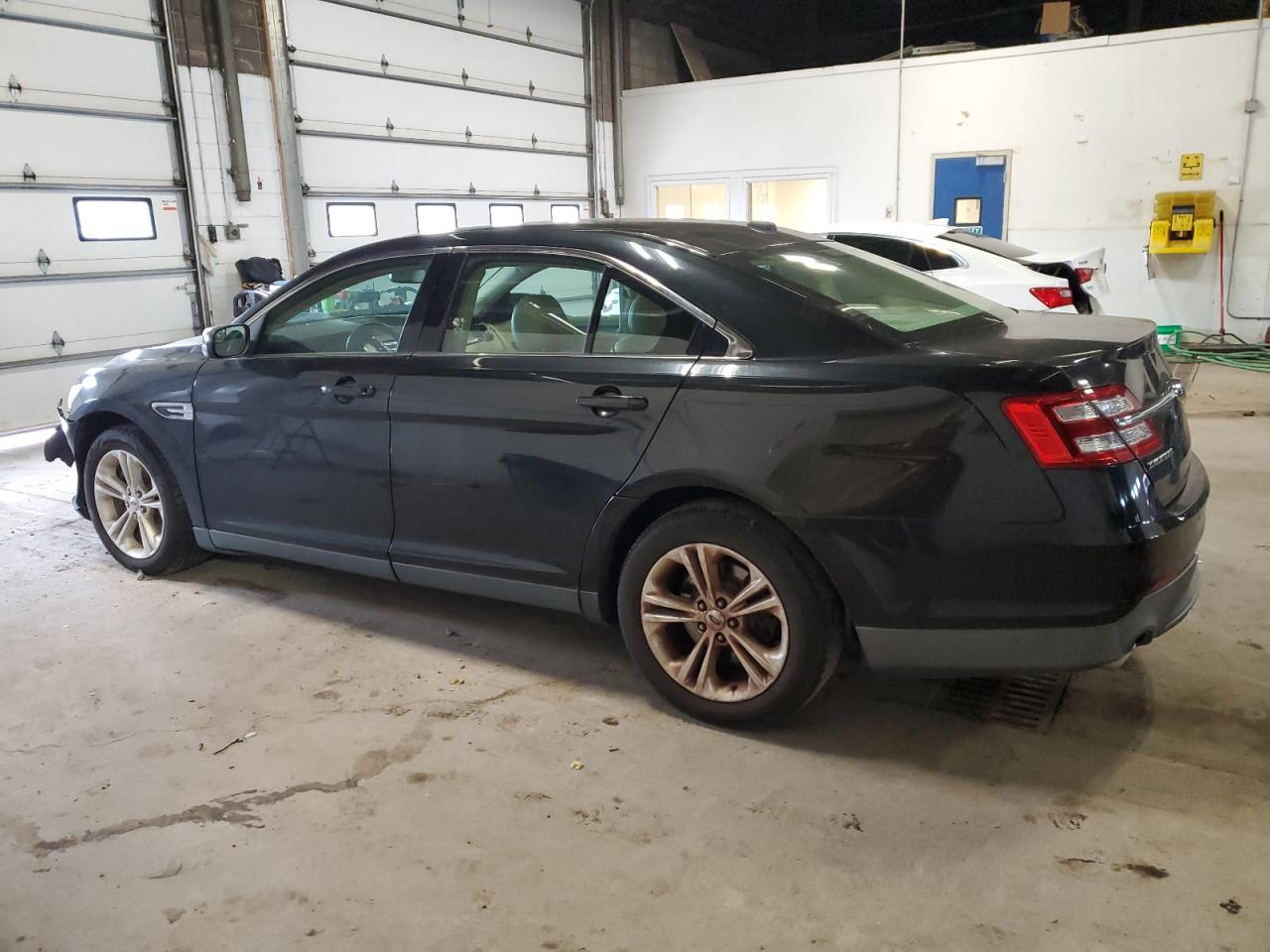 Obraz 2 z 2014 FORD TAURUS SEL 2014 z VIN 1FAHP2E85EG118977