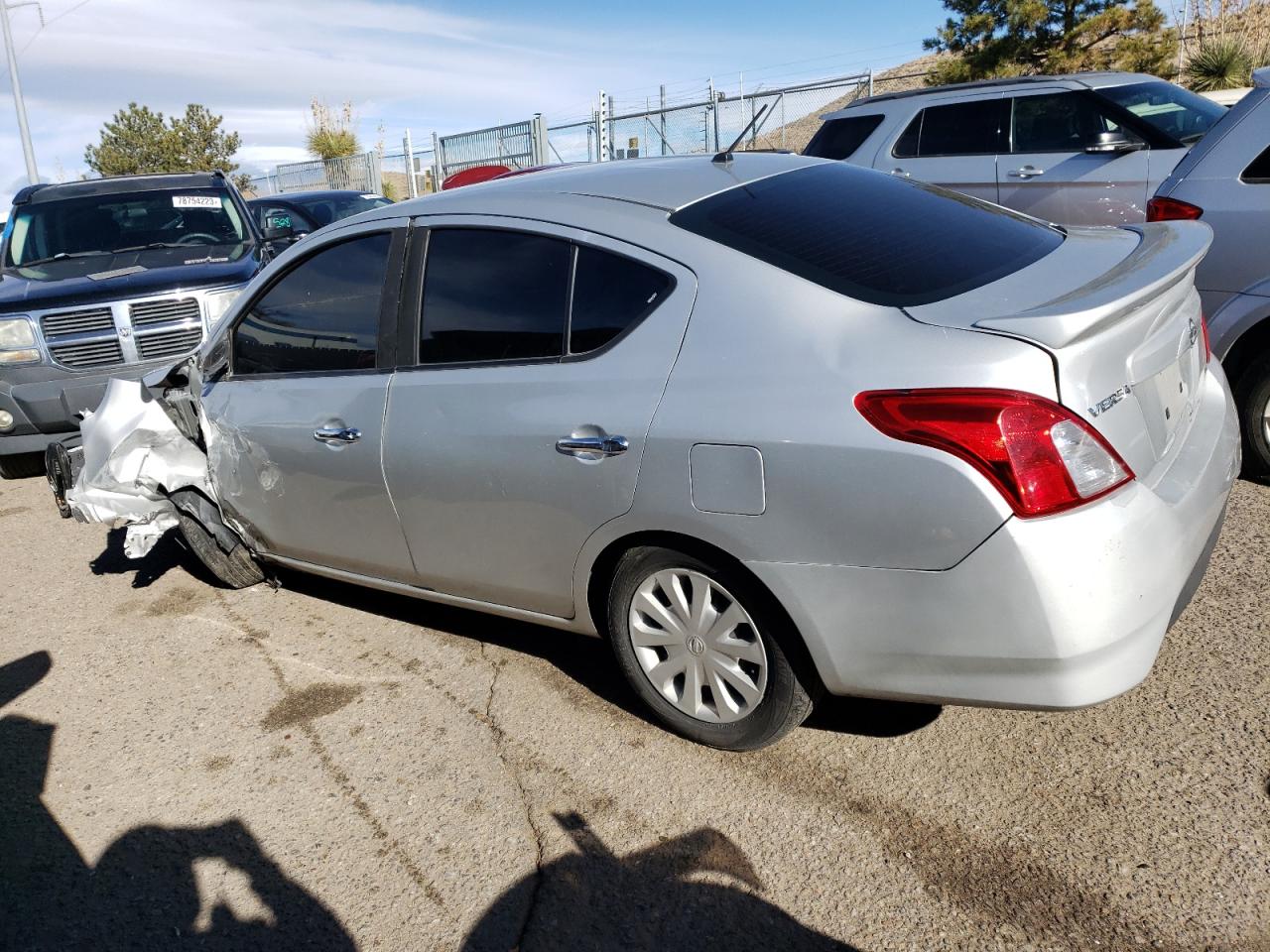 Obraz 2 z 2017 NISSAN VERSA S 2017 z VIN 3N1CN7AP7HK440713