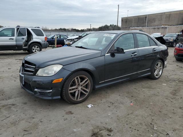 Obraz 1 z 2014 MERCEDES-BENZ C 250 2014 z VIN WDDGF4HB7ER305031