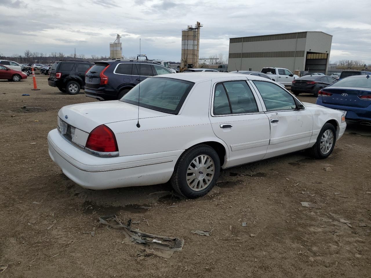Изображение 3 2005 FORD CROWN VICTORIA LX 2005 с VIN 2FAFP74W95X166304